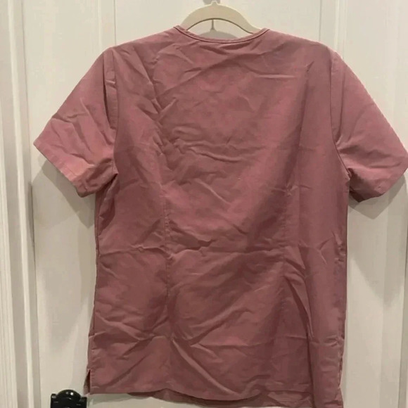 FIGS TECHNICAL COLLECTION ROSE COLORED UNIFORM TOP IN SIZE MEDIUM - Picture 3 of 3